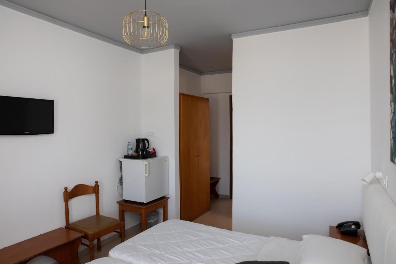 Sea Breeze Hotel マスティハリ エクステリア 写真