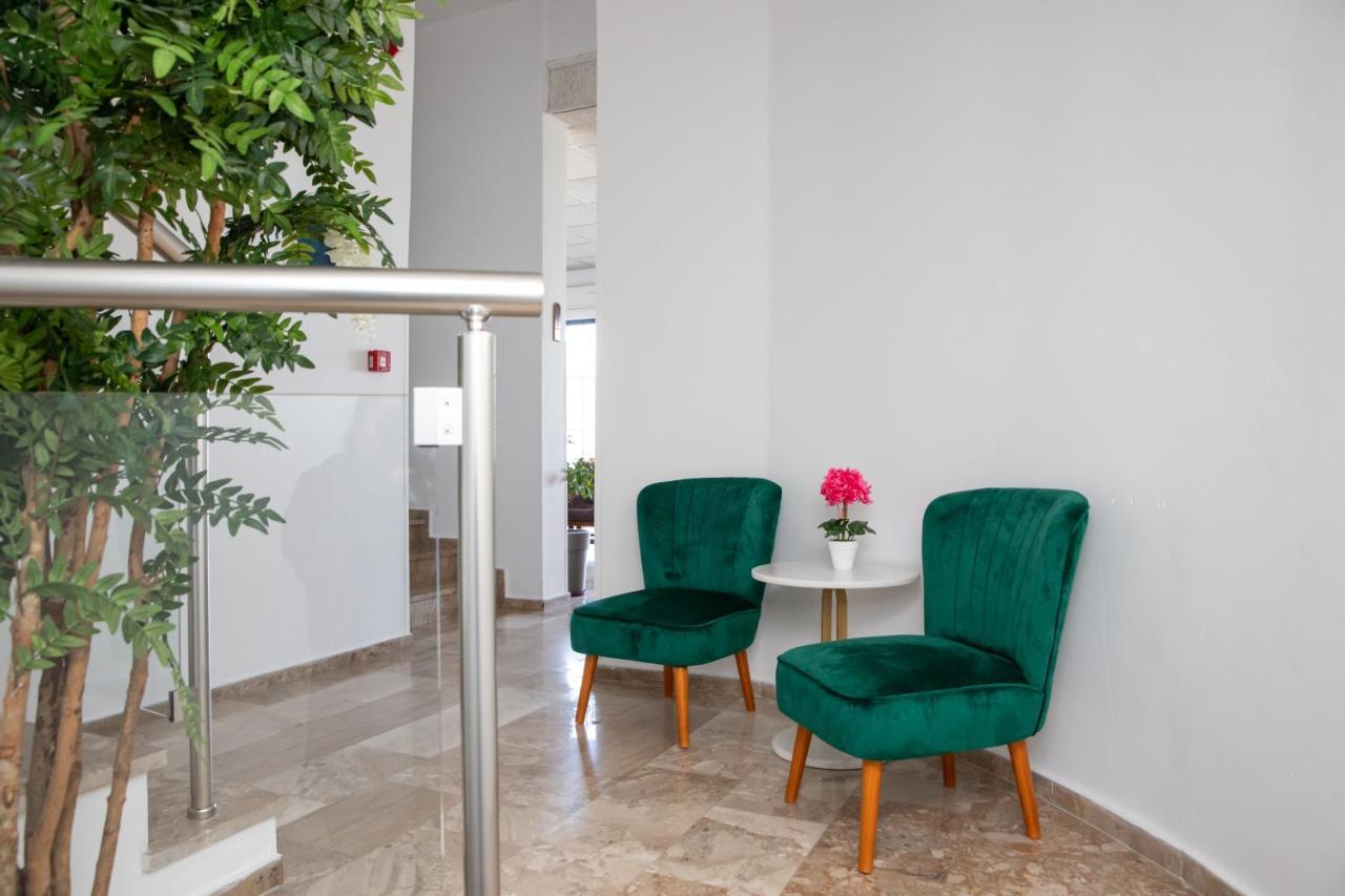 Sea Breeze Hotel マスティハリ エクステリア 写真