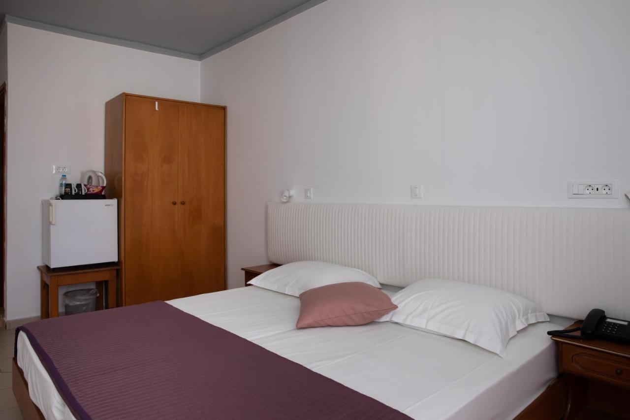 Sea Breeze Hotel マスティハリ エクステリア 写真