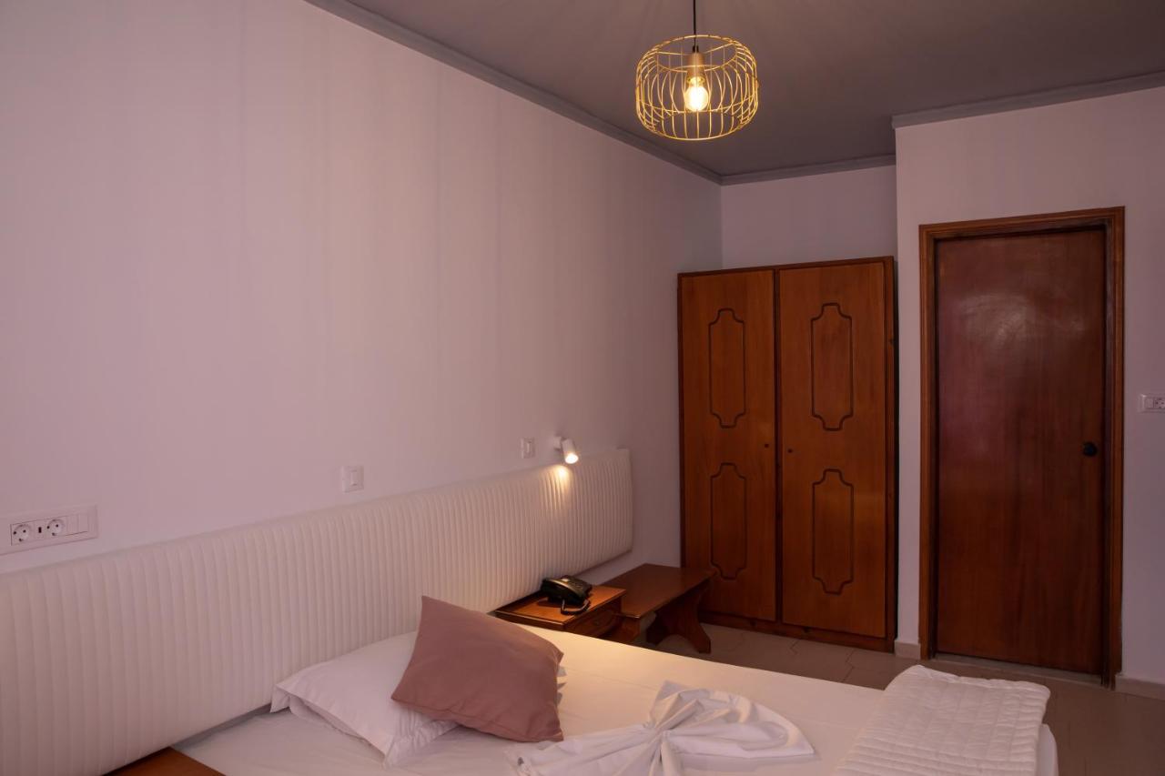 Sea Breeze Hotel マスティハリ エクステリア 写真